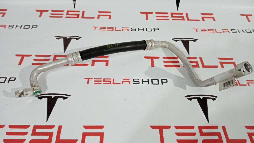 Трубка радиатора кондиционера Tesla Model S 1 поколение 2015, 1009293-00-A - фото №1