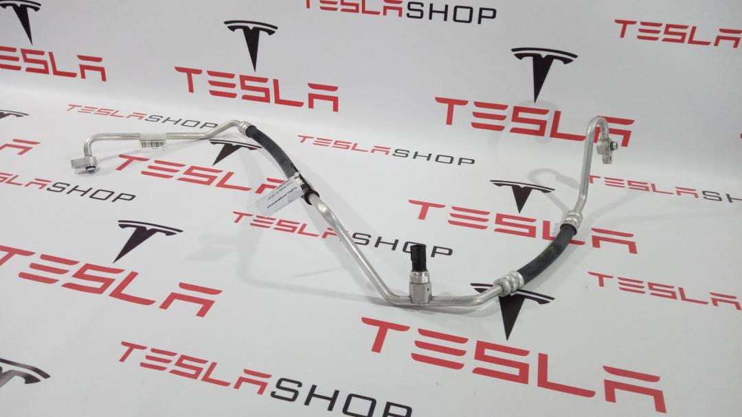 Трубка радиатора кондиционера Tesla Model S 1 поколение 2014, 6007386-00-B - фото №1