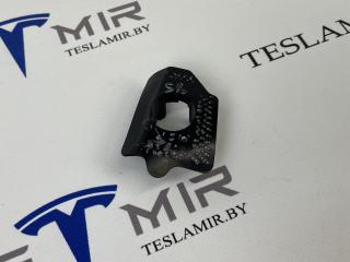 Кронштейн парктроника S8 (крепление к бамперу) Tesla Model S 1 поколение [рестайлинг] 2019, 1097485-00