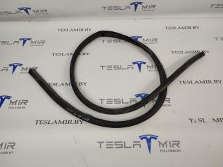 уплотнитель двери Tesla Model 3 1 поколение 2020, 1090494-00