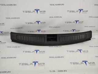 Отделка багажника (пластик) под замок Tesla Model S 1 поколение [рестайлинг] 2018, 1010824-01