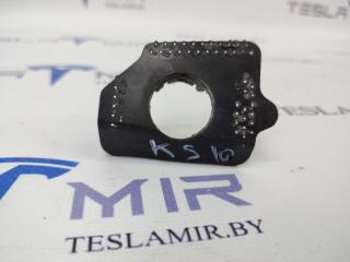 Кронштейн парктроника S8 (крепление к бамперу) Tesla Model S 1 поколение [рестайлинг] 2017, 1097485-00