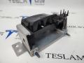 Крышка-фиксатор низковольтного разъёма высоковольтной батареи Tesla Model S 1 поколение [рестайлинг] 2017, 1003311-00 - фото №2