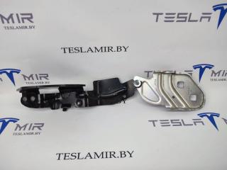 петля капота правая Tesla Model 3 2 поколение 2024, 1643846-00