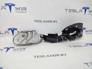 петля капота левая Tesla Model 3 1 поколение 2024, 1643345-00, 1643845-00