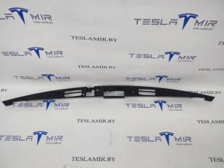 Кронштейн крепления молдинга крышки багажника Tesla Model S 1 поколение [рестайлинг] 2017, 1011685-00, 1011685-01