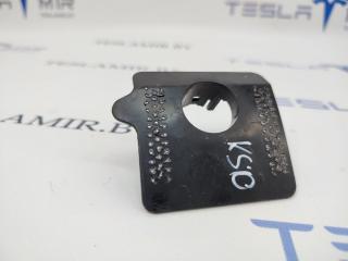 Кронштейн парктроника S10 (крепление к бамперу) Tesla Model S 1 поколение [рестайлинг] 2017, 1097487-00