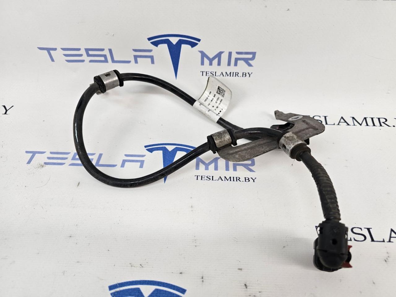 Электропроводка суппорта (ручника) левая Tesla Model 3 1 поколение 2022, 1044781-00 - фото №1