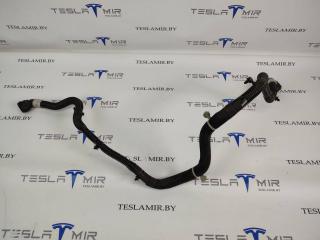 Шланг системы охлаждения заднего мотора Tesla Model 3 1 поколение 2022, 1077595-00