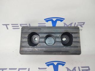 опора под домкрат (поддомкратная подушка) Tesla Model S 1 поколение [рестайлинг] 2017, 1009124-00