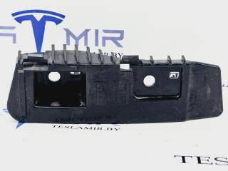 Кронштейн крепления фонаря правый Tesla Model 3 1 поколение 2023, 1083993-00