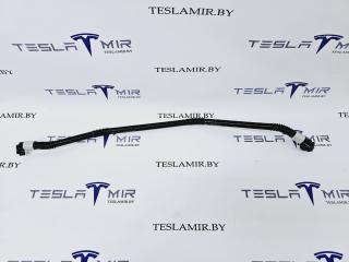 Патрубок системы охлаждения пластиковый Tesla Model 3 1 поколение 2022, 1521568-00