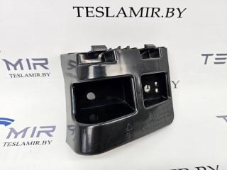Кронштейн крепления фонаря правый Tesla Model Y 1 поколение 2021, 1506969-00, 1494039-00