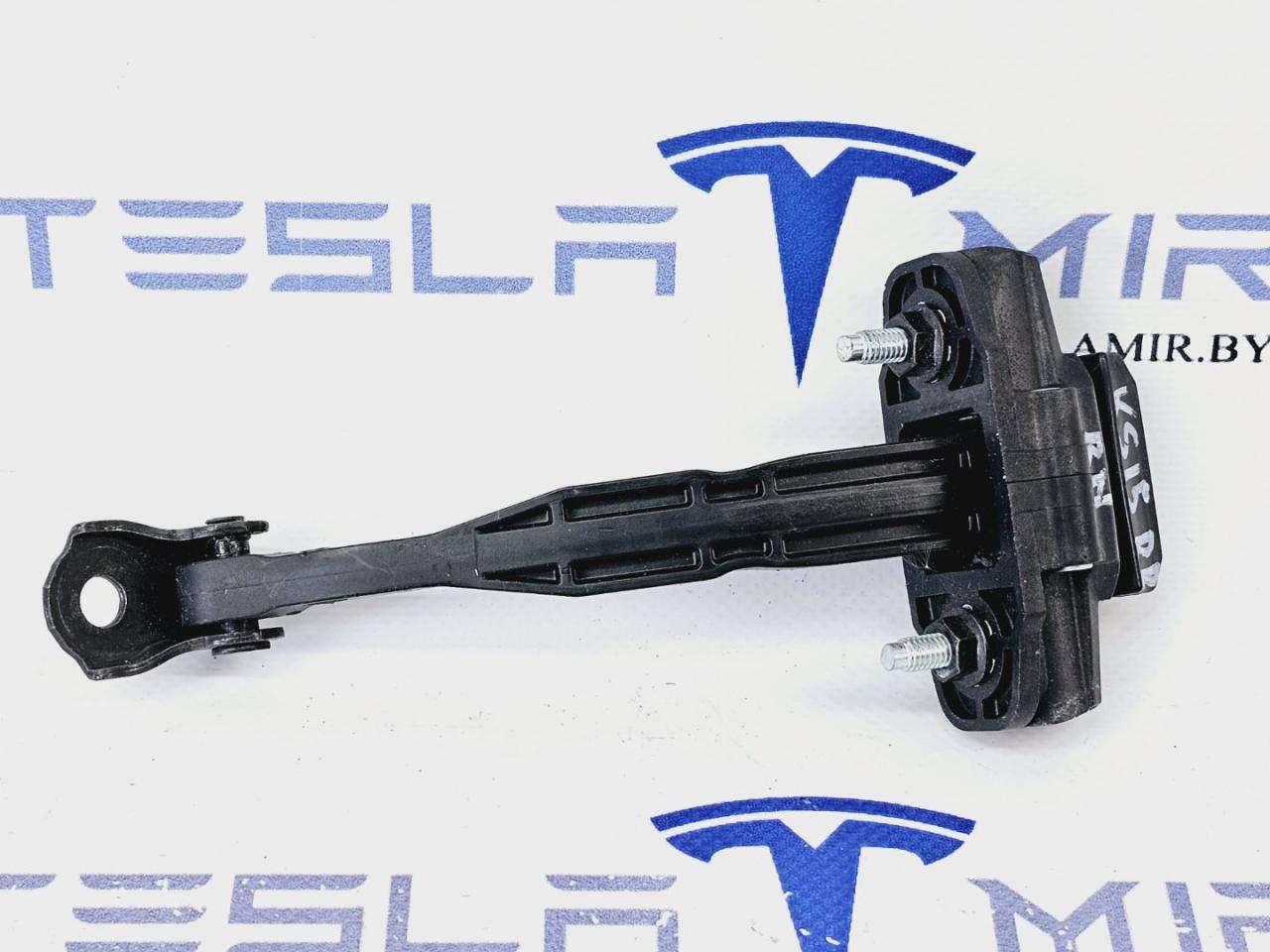 ограничитель открывания двери задней Tesla Model Y 1 поколение 2021, 1500684-00 - фото №1
