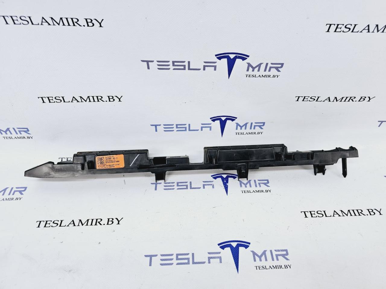 Кронштейн порога Tesla Model Y 1 поколение 2021, 1521682-00 - фото №1