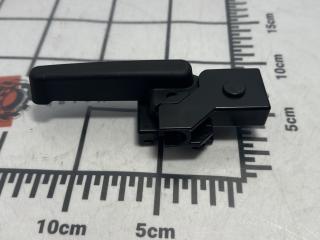 ручка открывания капота Chevrolet Trax 1 поколение [рестайлинг] 2020, 1.4 л., бензин, АКПП, серый, внедорожник 5 дв.