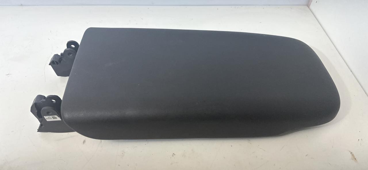 подлокотник GMC Terrain 2 поколение 2018, 2.0 л., бензин, АКПП, серый, передний привод - фото №1