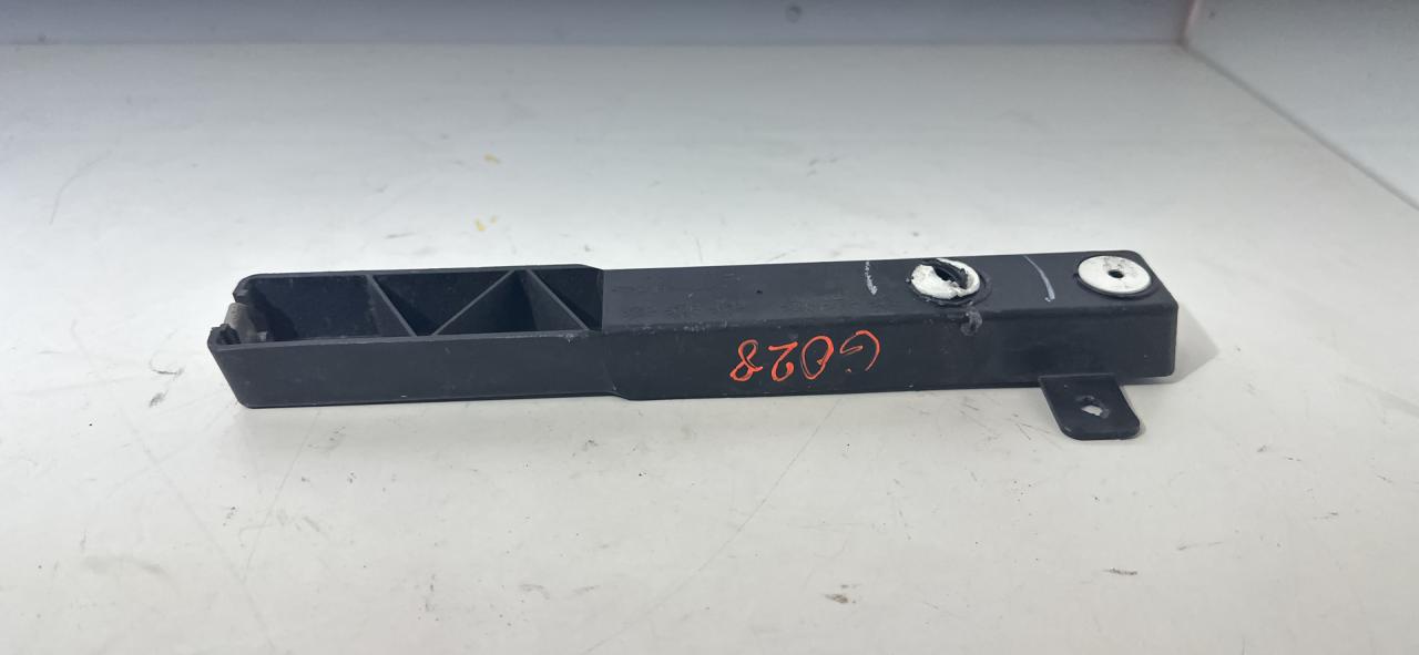 крепление бампера Chevrolet Cruze 2 поколение 2019, 1.4 л., бензин, АКПП, синий диплоат, хетчбэк 5 дв., полный привод, 39123762 - фото №1