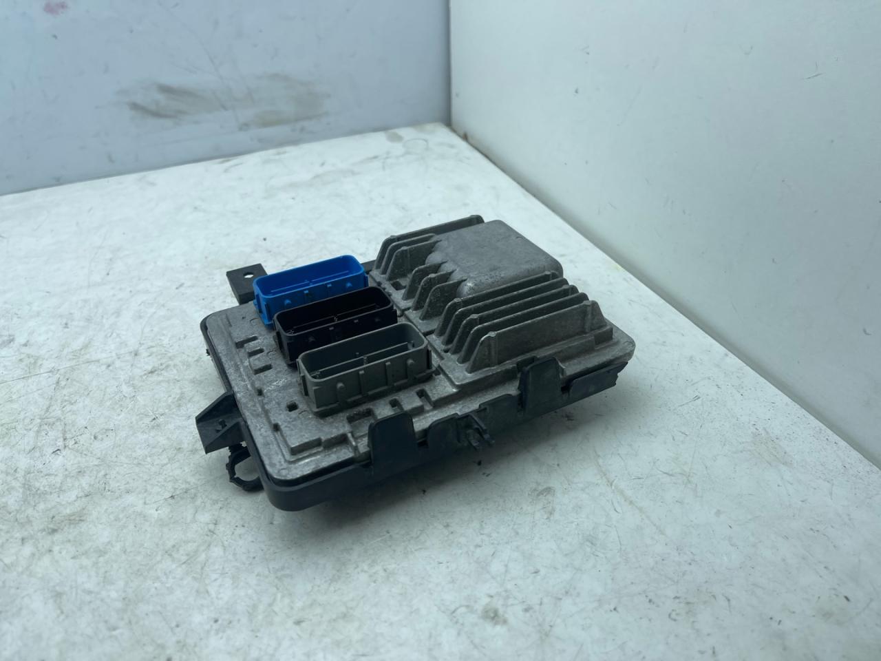 блок управления двигателем Chevrolet Equinox 3 поколение 2019, 2.0 л., бензин, АКПП, черный, внедорожник 5 дв., полный привод, 12697838 - фото №1