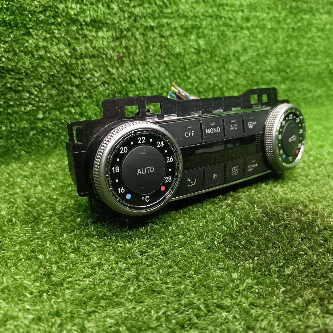 блок управления печки / климат-контроля Mercedes-Benz C-Класс W204/S204 W204.008 2008, 2.2 л., CDi, OM 646.811, дизель, АКПП, седан, задний привод, правый руль, A2048300590 - фото №1