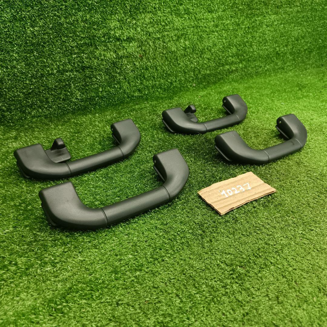 ручка внутренняя потолочная Mercedes-Benz C-Класс W204/S204 W204.008 2008, 2.2 л., CDi, OM 646.811, дизель, АКПП, седан, задний привод, правый руль, A2048100151 - фото №1