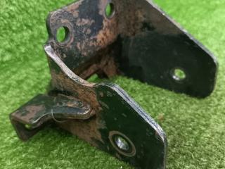 кронштейн КПП SsangYong Actyon 2 NEW 2 поколение SUV 2011, 2.0 л., D20DTF, дизель, АКПП, sai-silent silver, внедорожник 5 дв., полный привод, правый руль, 3691334000