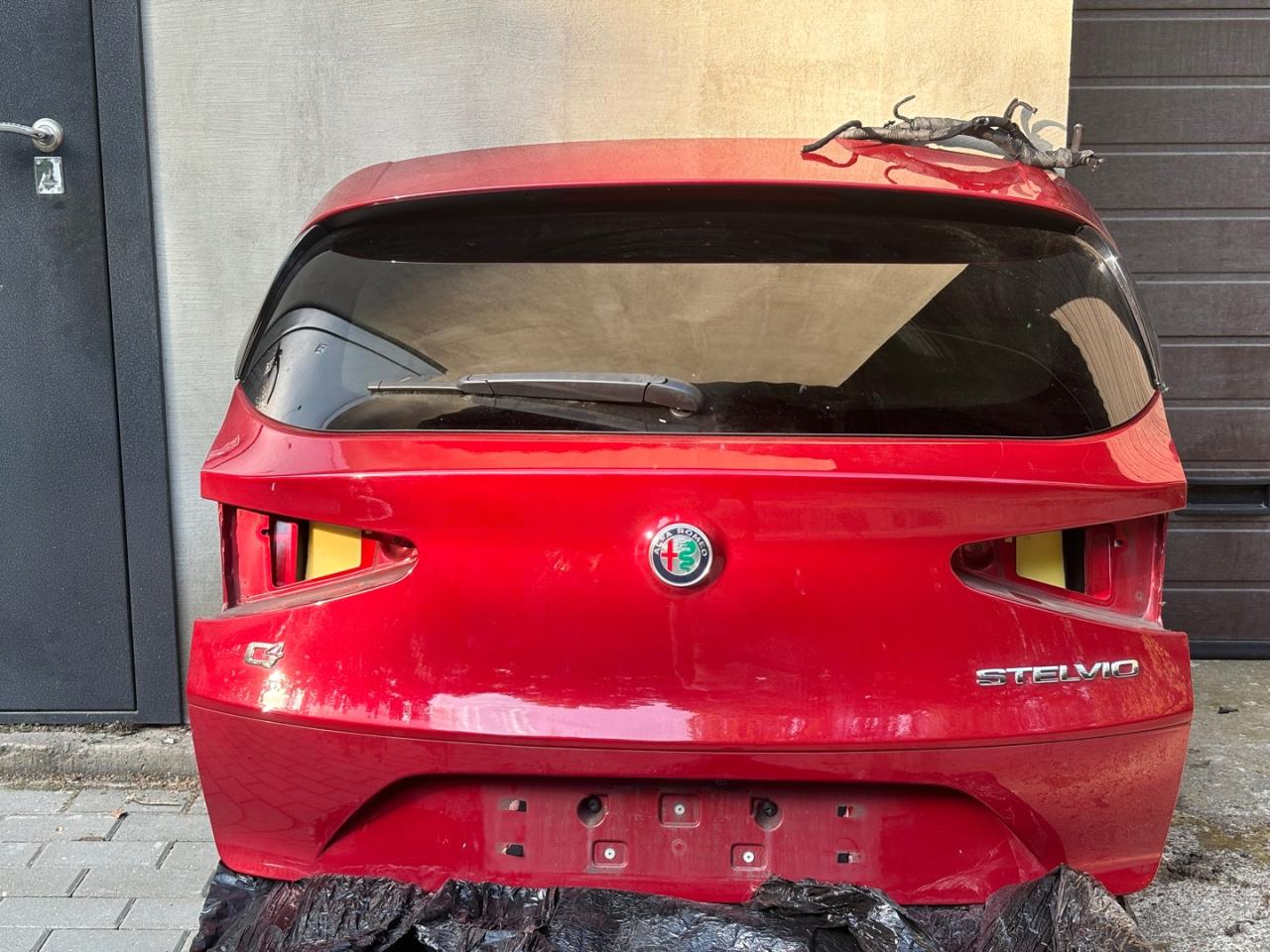 крышка багажника (дверь 3-5) Alfa Romeo Stelvio 1 поколение 949 2019, 2.9 л., бензин, АКПП, rosso competizione, внедорожник 5 дв., полный привод, правый руль - фото №1