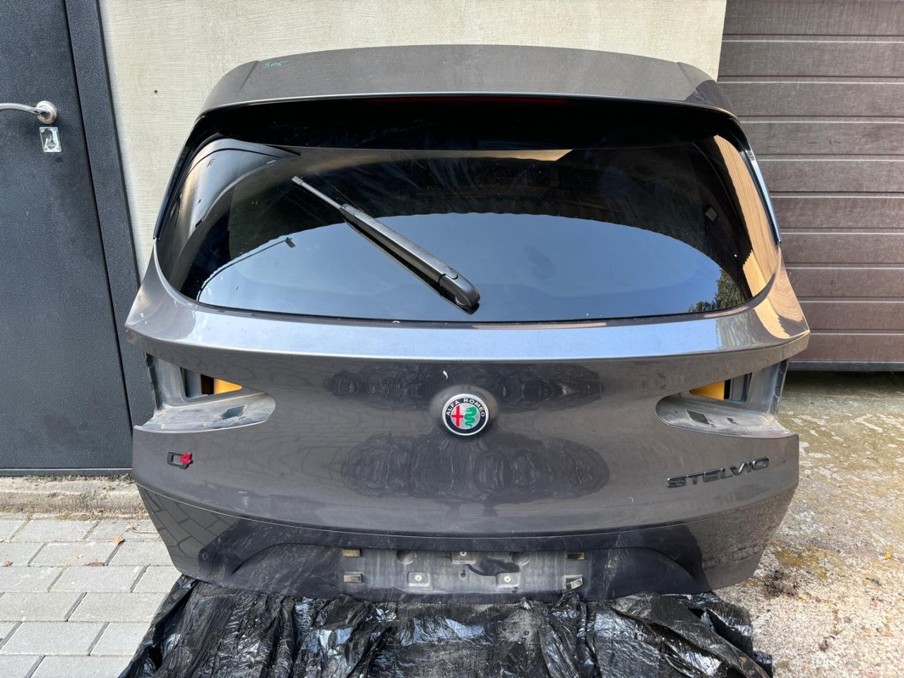 крышка багажника (дверь 3-5) Alfa Romeo Stelvio 1 поколение 949 2018, 2.2 л., дизель, АКПП, внедорожник 5 дв., полный привод, правый руль - фото №1