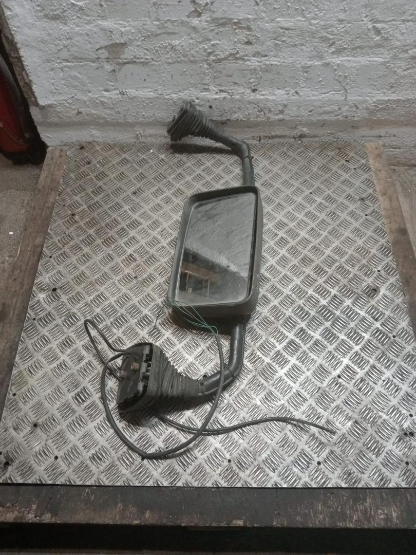 зеркало наружное левое IVECO, хетчбэк 5 дв. - фото №1