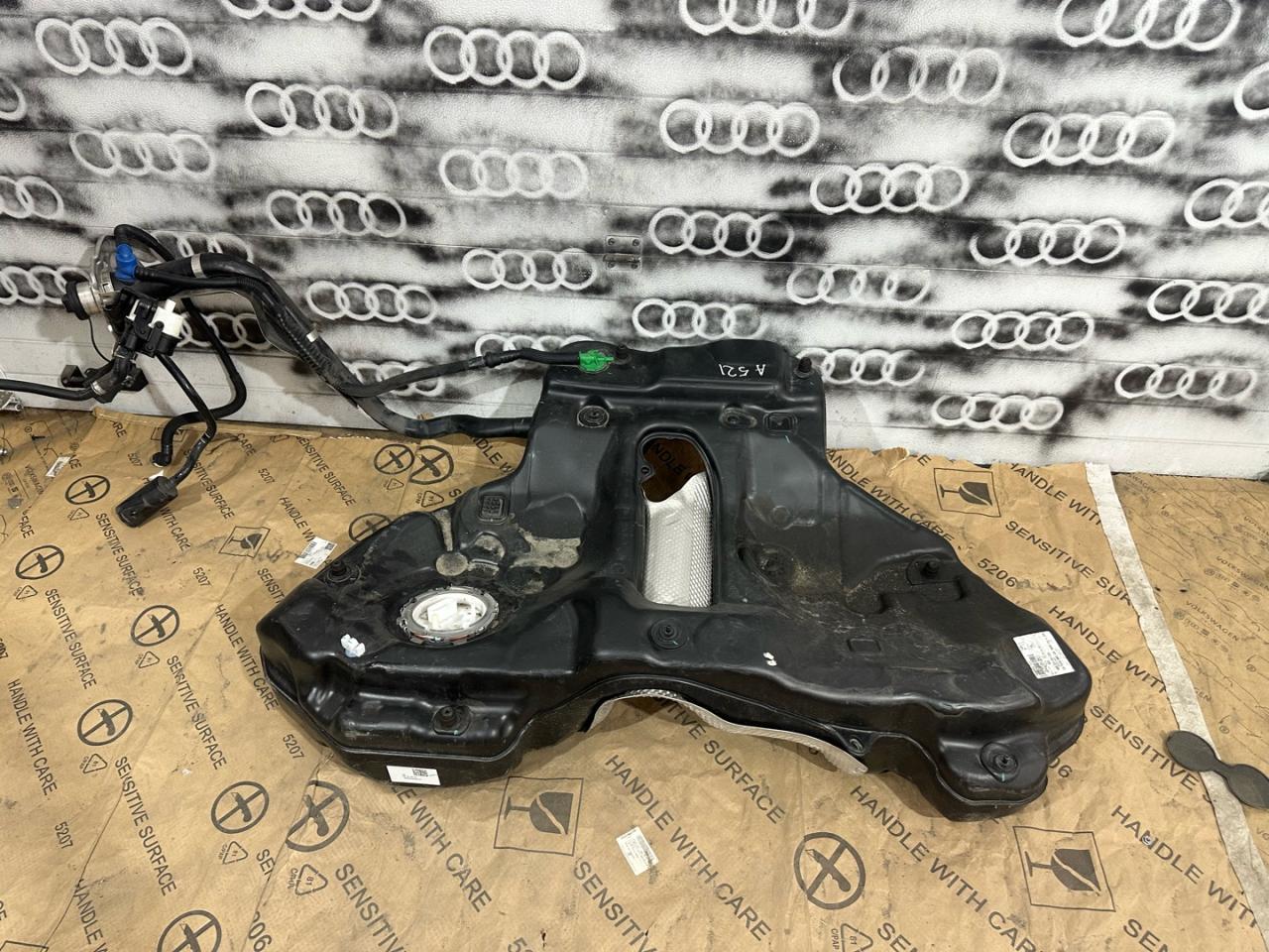 бак топливный Audi A6 C8 4K 2020, 3.0 л., бензин, АКПП, седан, 4K0201021CA - фото №1