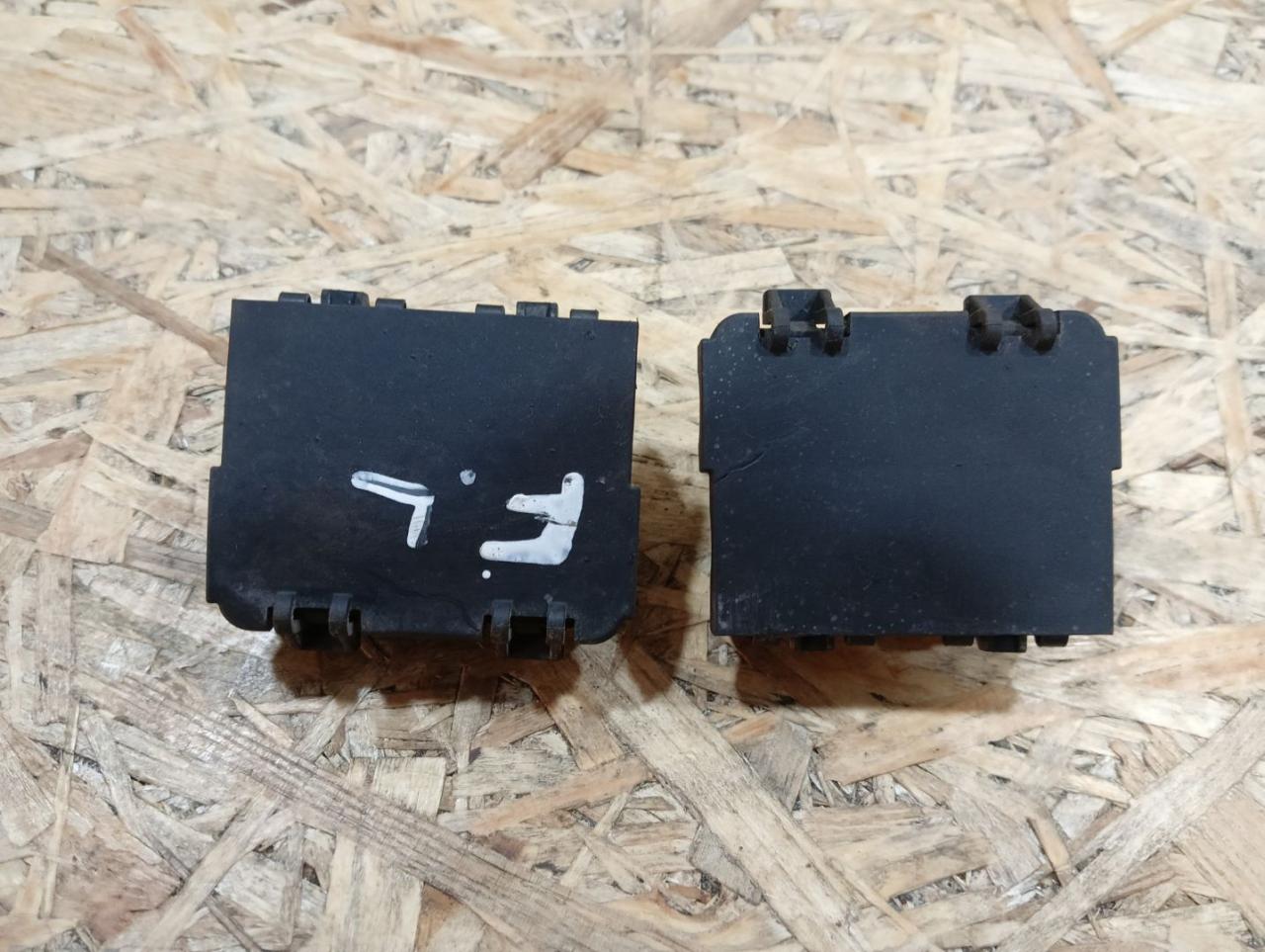 планка под капот BMW 3 серия F30/F31/F34 F30 2014, 2.0 л., дизель, АКПП, черный, седан, полный привод, правый руль, 9252800, 61139252800 - фото №1