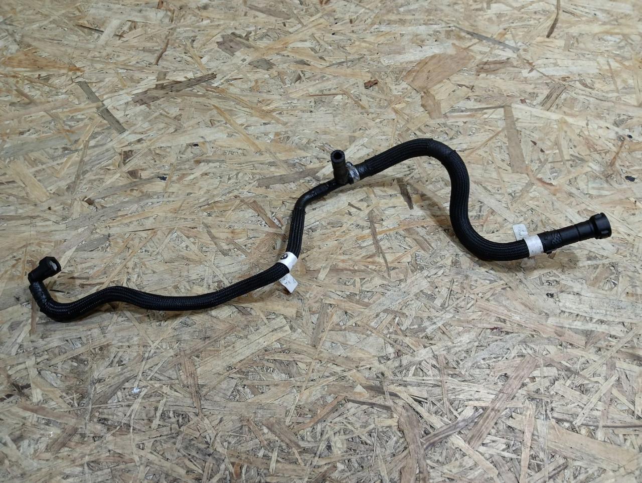 трубка топливная BMW 3 серия F30/F31/F34 F30 2014, 2.0 л., дизель, АКПП, черный, седан, полный привод, правый руль, 7810786, 13537810786, 13538507680, 8507680 - фото №1