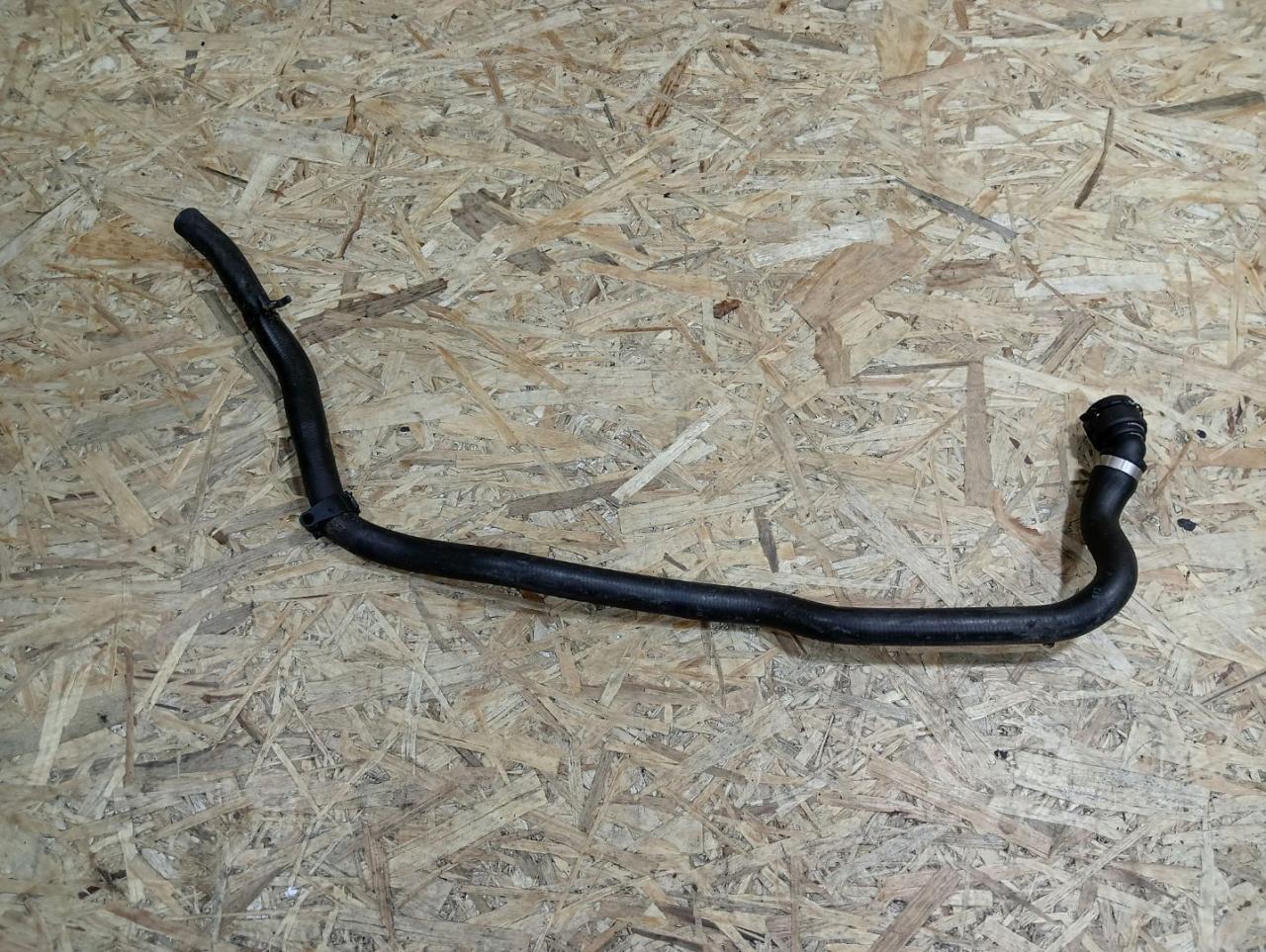 патрубок (трубопровод, шланг) BMW 3 серия F30/F31/F34 F30 2014, 2.0 л., дизель, АКПП, черный, седан, полный привод, правый руль, 9243891, 64219243891 - фото №1