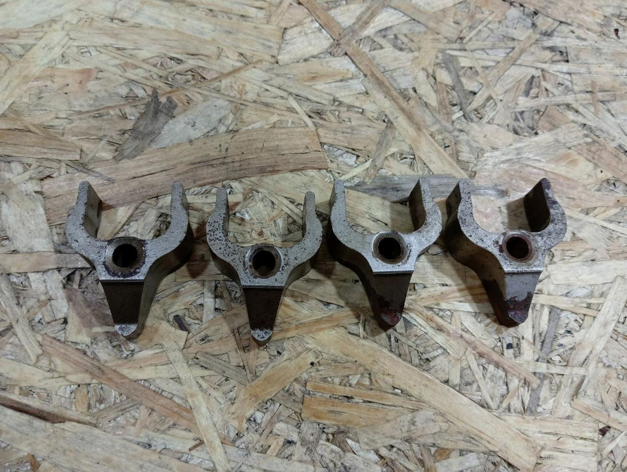 крепление форсунки BMW 3 серия F30/F31/F34 F30 2014, 2.0 л., дизель, АКПП, черный, седан, полный привод, правый руль, 13537809798, 7809798, 13534726100, 4726100, 13534725744, 4725744, 13537798450, 7798450 - фото №1