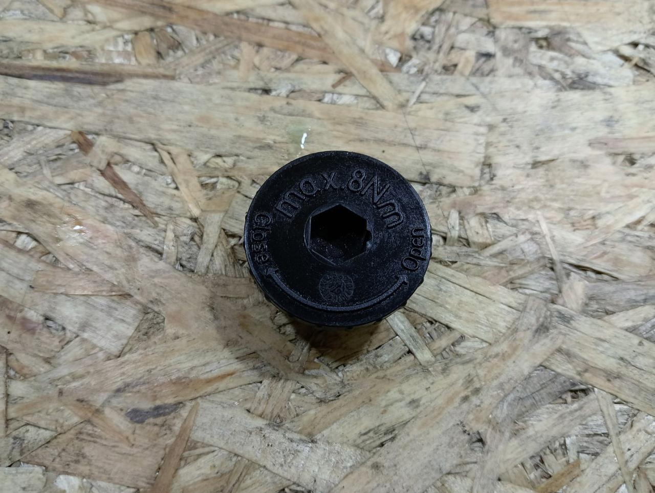 пробка сливная поддона BMW 3 серия F30/F31/F34 F30 2014, 2.0 л., дизель, АКПП, черный, седан, полный привод, правый руль - фото №1