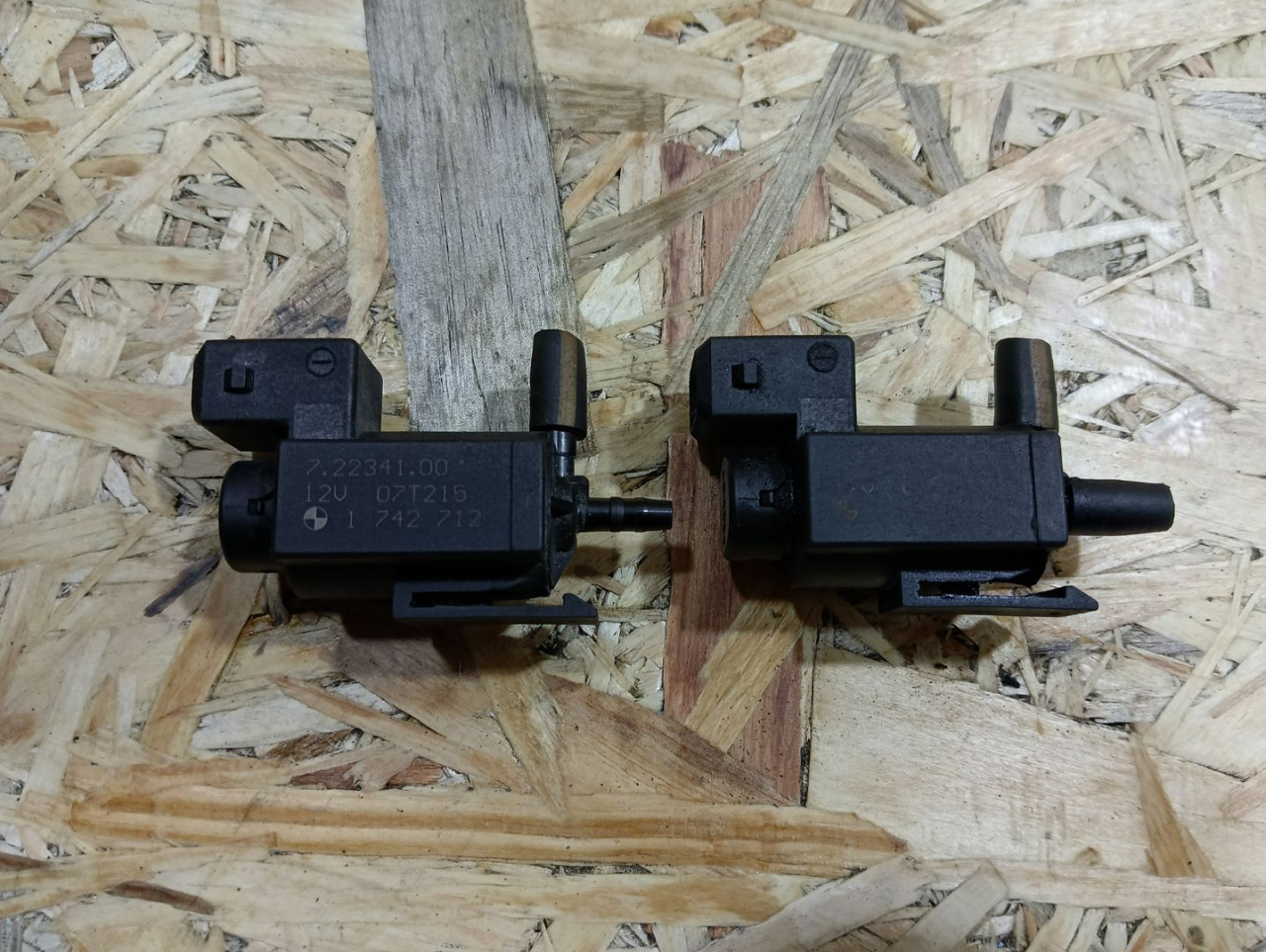 клапан вакуумного управления BMW X5 E70 2007, 3.0 л., M57 306 D3, дизель, АКПП, черный, внедорожник 5 дв., полный привод, правый руль, 7810831, 11747810831, 11741742712, 1742712, 11740396414, 0396414, 7610831 - фото №1