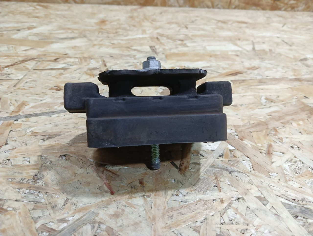 подушка крепления КПП BMW 5 серия F07/F10/F11 F10 2012, 2.0 л., N47 D20 C, дизель, АКПП, седан, задний привод, правый руль, 6769848, 22316769848 - фото №1