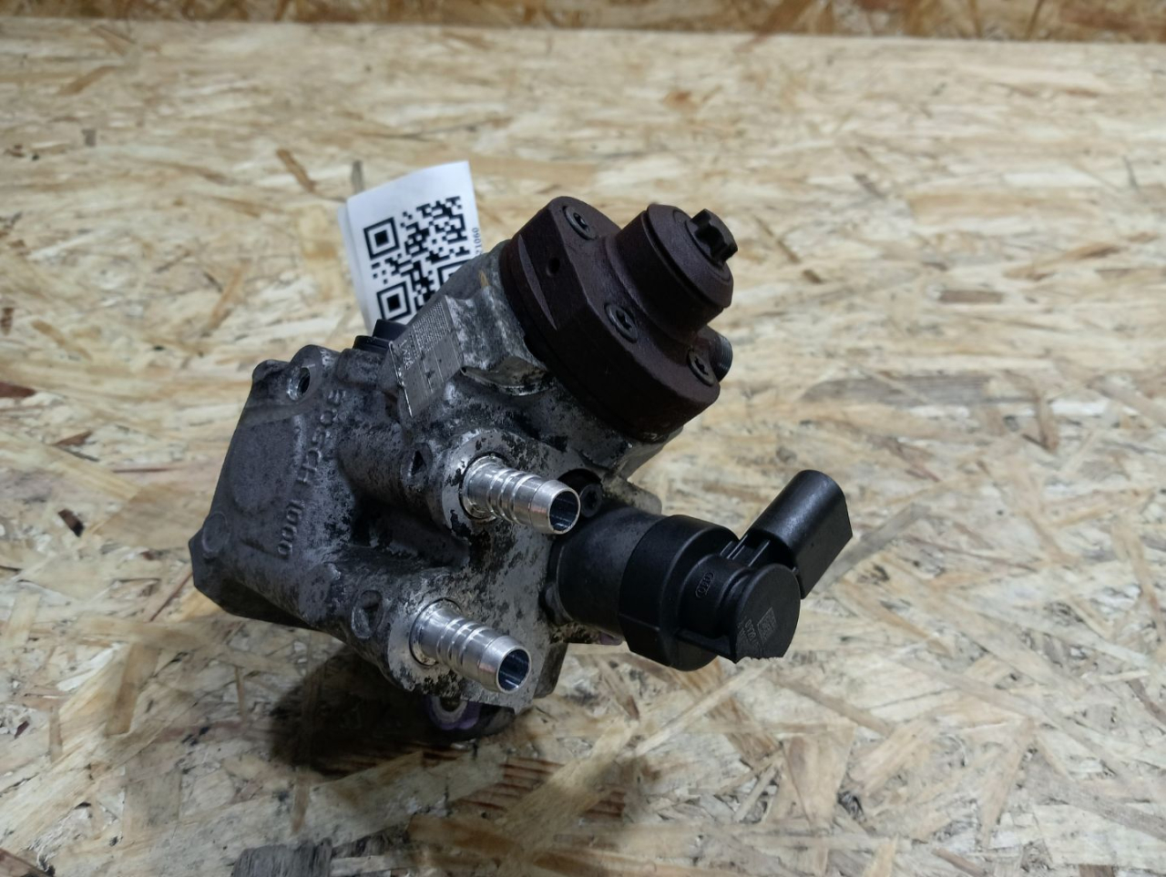 pегулятор давления топлива BMW 3 серия F30/F31/F34 F30 2012, 2.0 л., N47 D20 C, дизель, АКПП, седан, задний привод, правый руль, 13517823454, 7823454 - фото №1