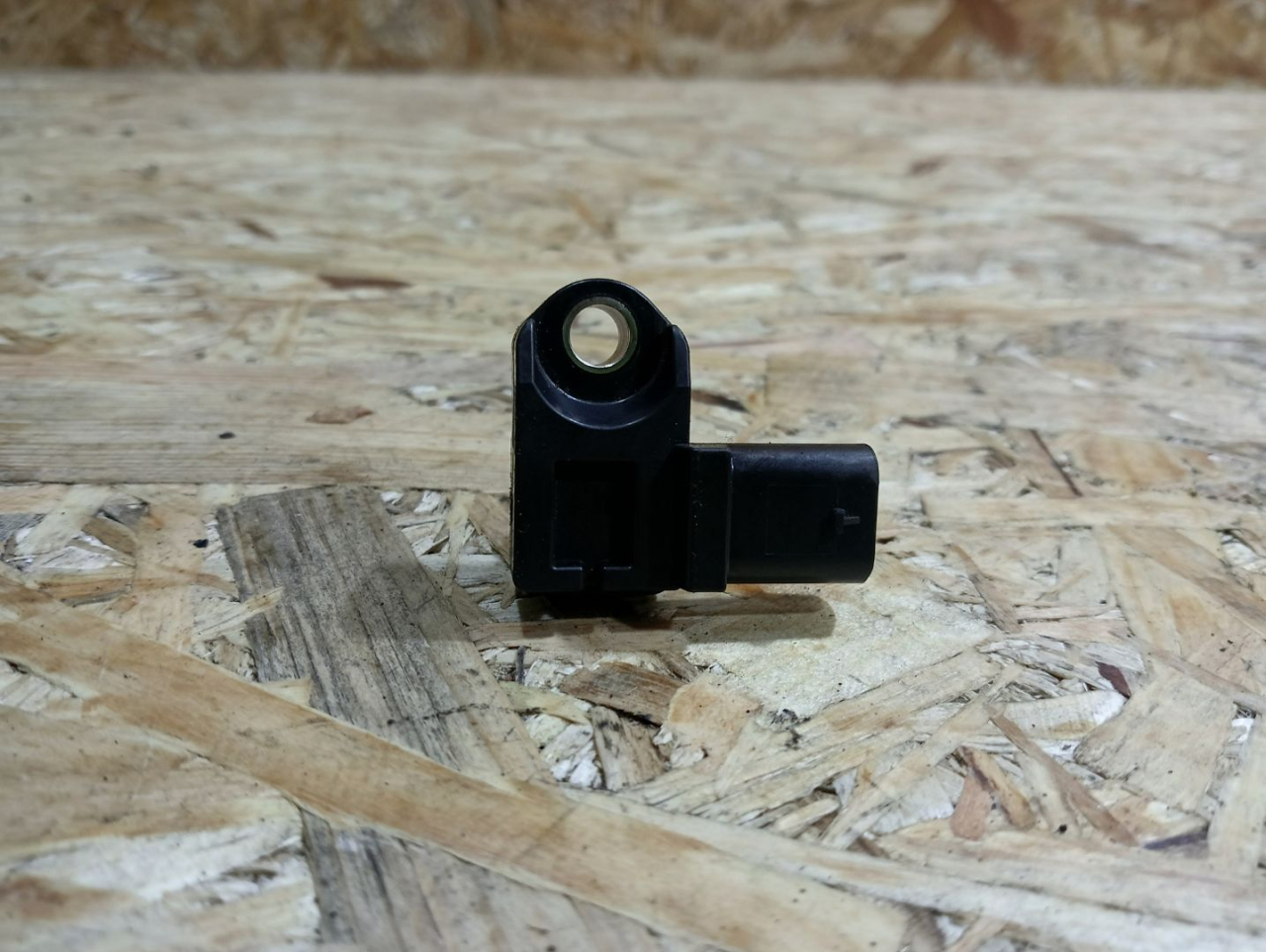 датчик давления во впускном коллекторе BMW 3 серия F30/F31/F34 F30 2012, 2.0 л., N47 D20 C, дизель, АКПП, седан, задний привод, правый руль, 7804742, 13627804742, 8637896, 13628637896 - фото №1