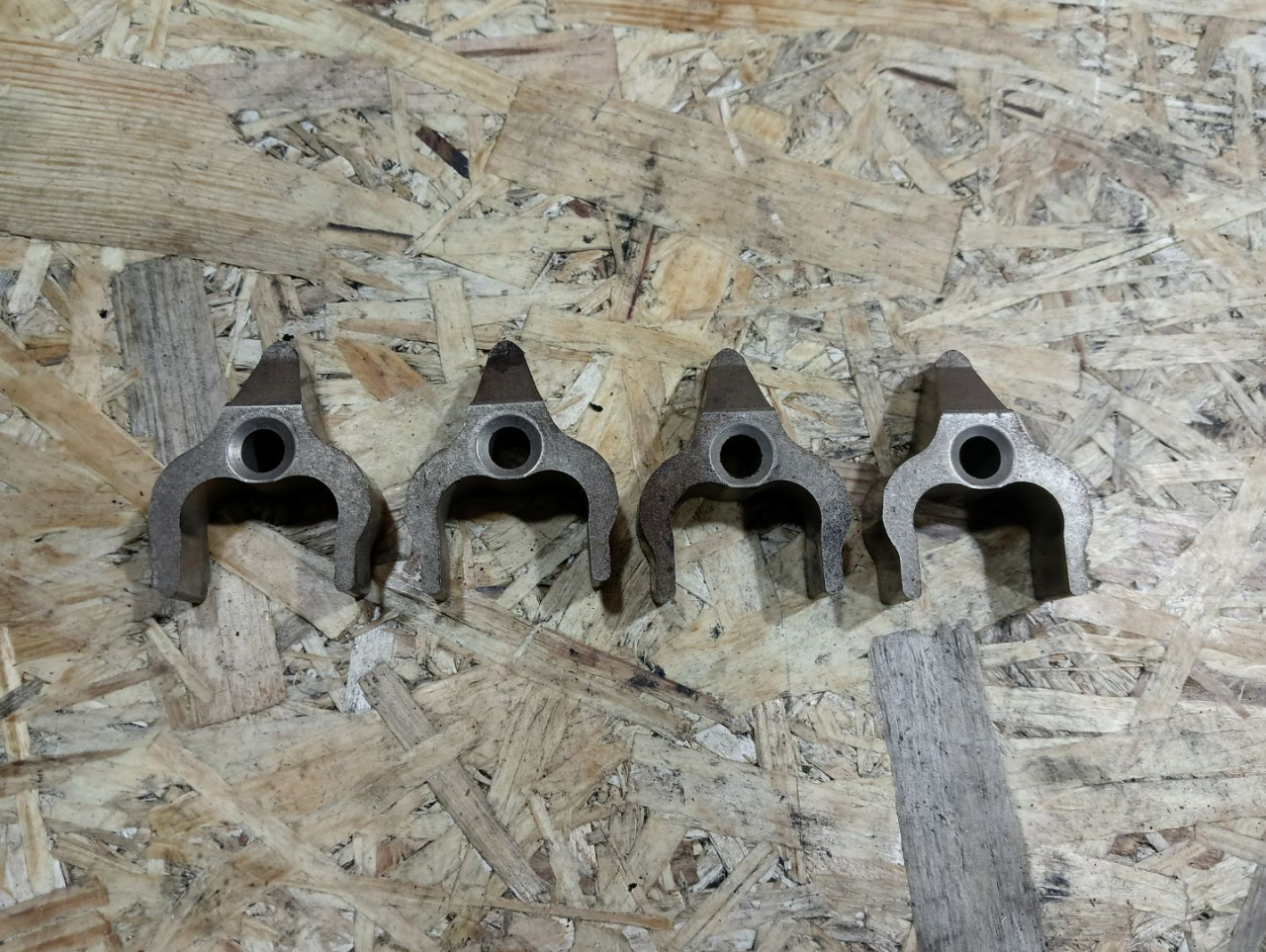 крепление форсунки BMW 3 серия F30/F31/F34 F30 2012, 2.0 л., N47 D20 C, дизель, АКПП, седан, задний привод, правый руль, 13537809798, 7809798, 13534726100, 4726100, 13534725744, 4725744, 13537798450, 7798450 - фото №1