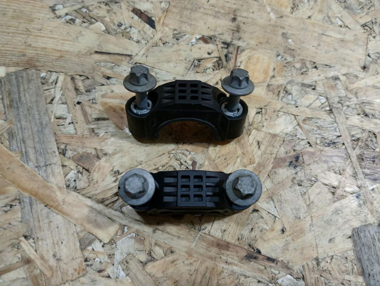 кронштейн (крепление) BMW 3 серия F30/F31/F34 F30 2012, 2.0 л., N47 D20 C, дизель, АКПП, седан, задний привод, правый руль, 8519494, 11128519494, 11127801696, 7801696, 851949401 - фото №1