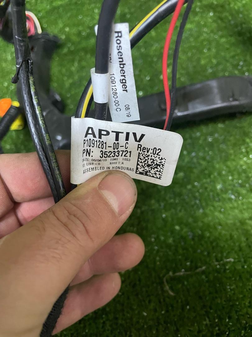 проводка торпеды Tesla Model 3 1 поколение 2019, L1S, электро, хетчбэк 5 дв., 106796000, 109128100 - фото №1