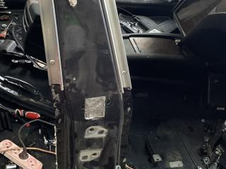 Стойка кузовная центральная правая Tesla Model S 1 поколение [рестайлинг] 2018, электро, серый pmng, лифтбэк, полный привод