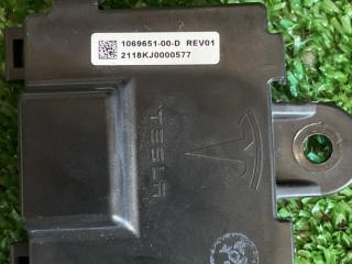 модуль управления двери Tesla Model S 1 поколение [рестайлинг] 2018, электро, серый pmng, лифтбэк, полный привод, 106965100D, 113422200, 113422200C