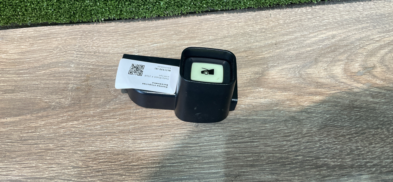 кнопка открытия багажника Tesla Model X 1 поколение 2018, электро, ppsb, 100206600 - фото №1