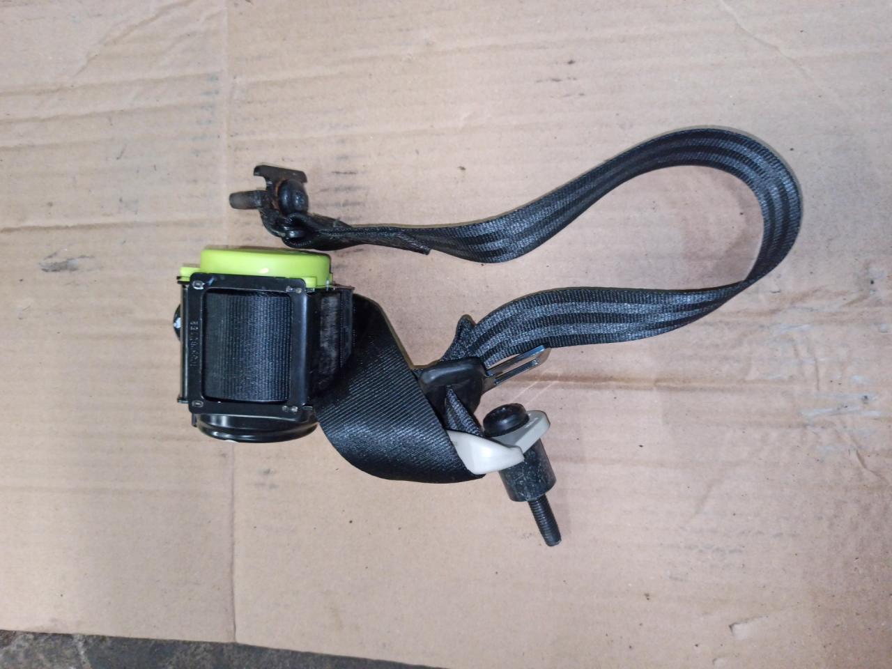 ремень безопасности Ford Edge 2 поколение CD539 2015, 2.0 л., бензин, АКПП, серебристый, внедорожник 5 дв. - фото №1