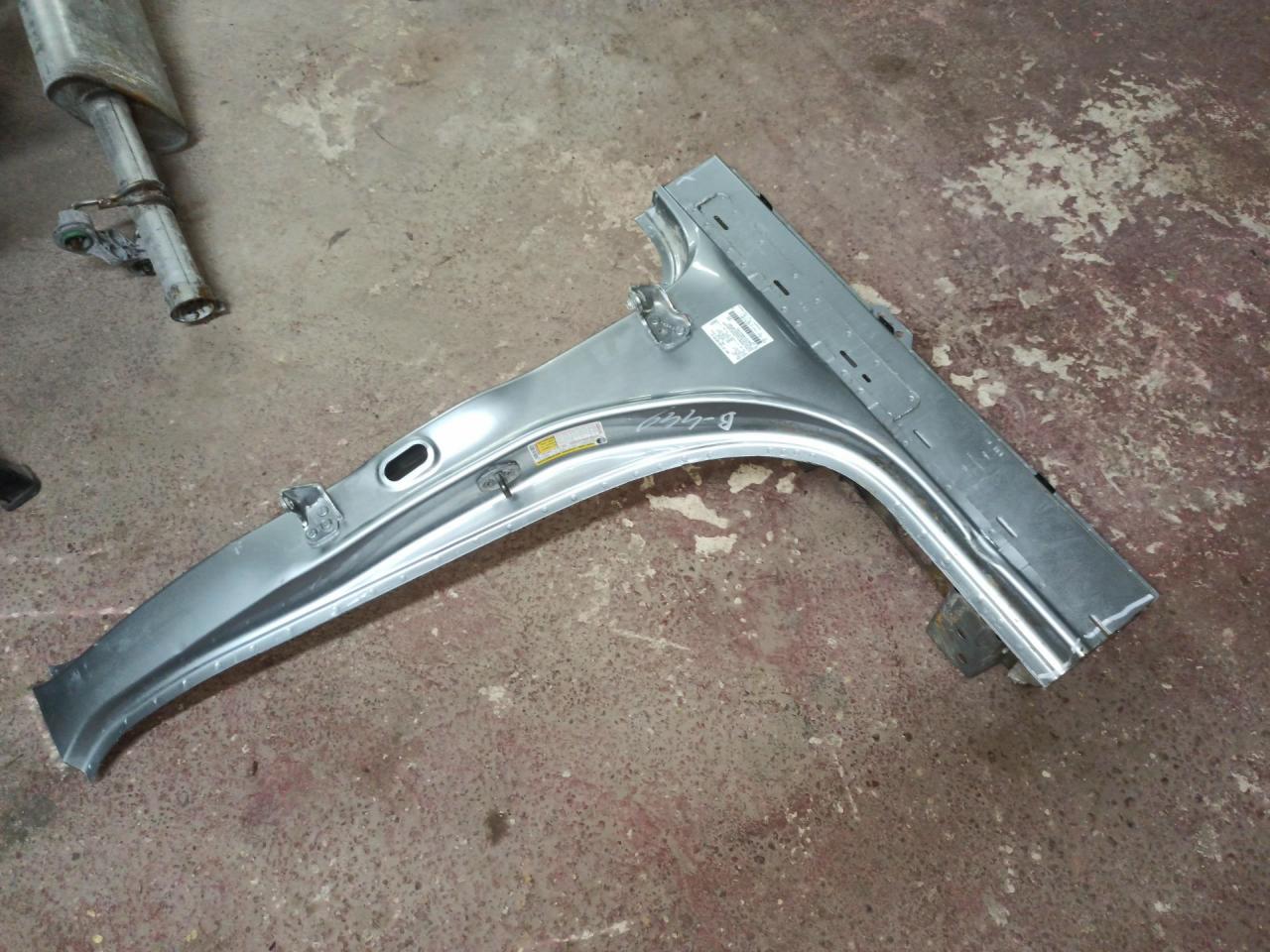 Стойка кузовная центральная левая Ford Explorer 6 поколение U625 2020, 2.3 л., бензин, АКПП, серебро, внедорожник 5 дв. - фото №1