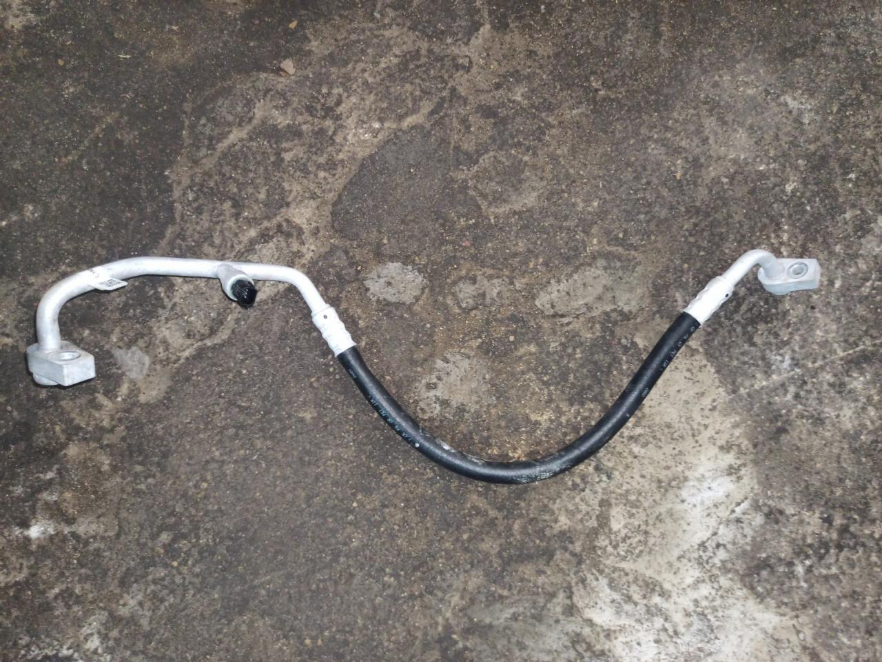 трубка кондиционера Ford Explorer 6 поколение U625 2020, 2.3 л., бензин, АКПП, серебро, внедорожник 5 дв., L1MH-19972-AA - фото №1