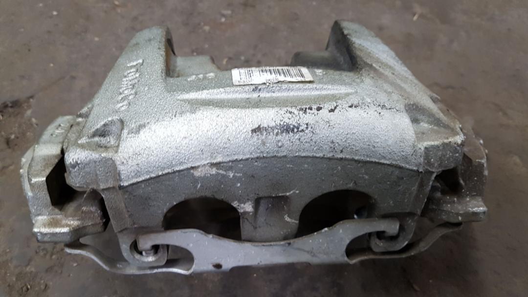 суппорт передний правый Ford Edge 2 поколение CD539 2017, 2.0 л., бензин, АКПП, F2GC-2010-KD - фото №1