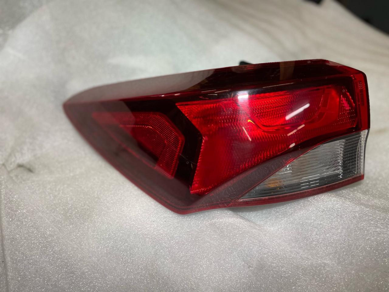 фонарь задний левый Chevrolet TrailBlazer 3 поколение 2020, 1.3 л., бензин, вариатор, белый, внедорожник 5 дв., передний привод, 42790331 - фото №1